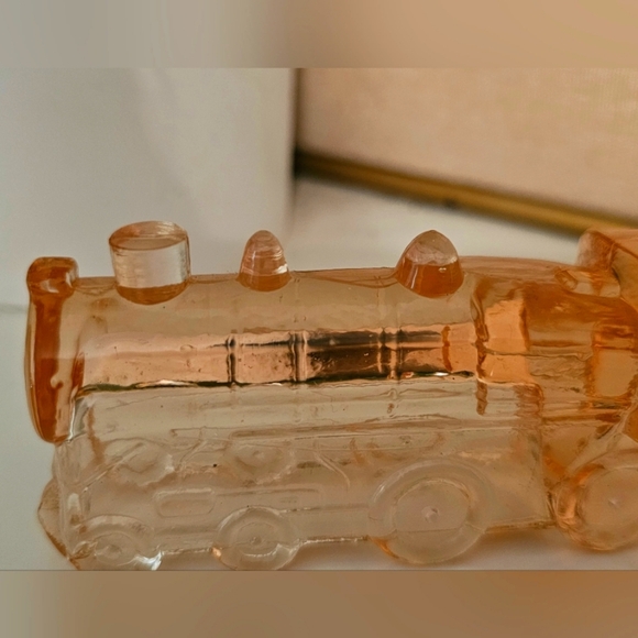 Vintage Pink Depression Glass Train Engine Candy Container - Picture 7 of 7